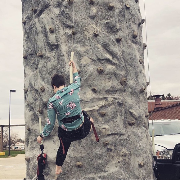 Meet your Posher, Dena - Picture 2 of 5